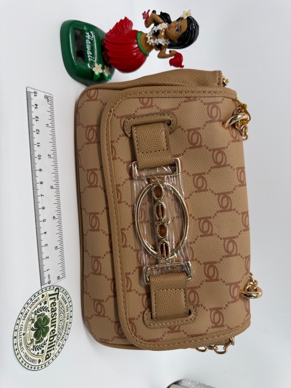 Tan Leilani monogram Signature Pattern Gold Chain Shoulder Bag - Picture 13 of 17